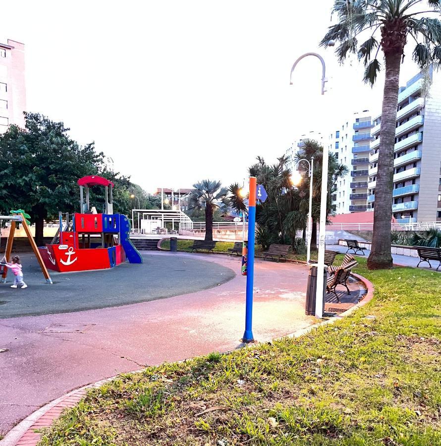 Small Lux Beachcity Close To The River,Metro And Parking بلباو المظهر الخارجي الصورة